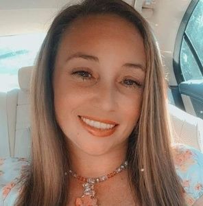 Meet your Posher, Hillary